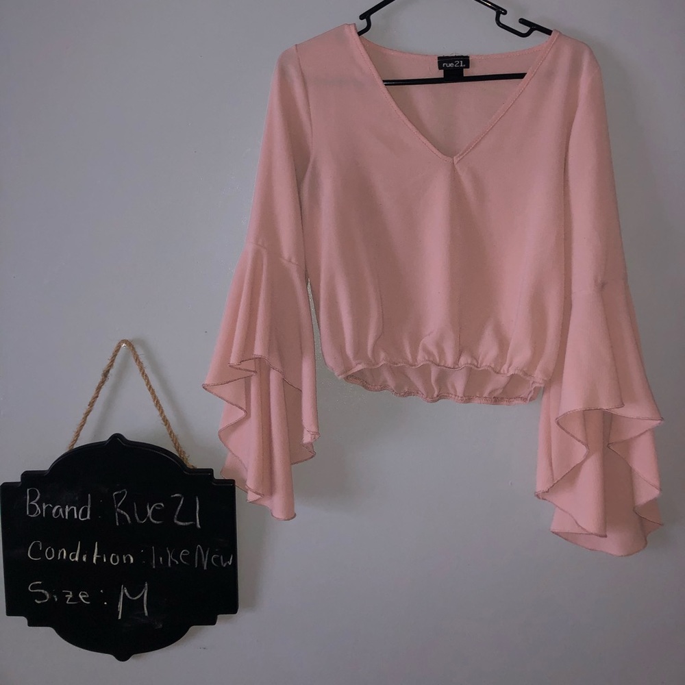 Light pink party blouse🦋
